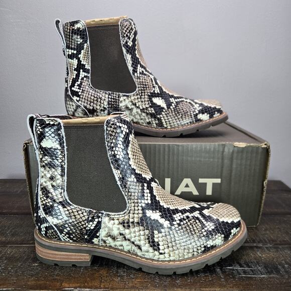 Ariat Shoes - NEW Ariat Wexford Womens Size 6.5 B Medium Chelsea Boots Brown Snake Print